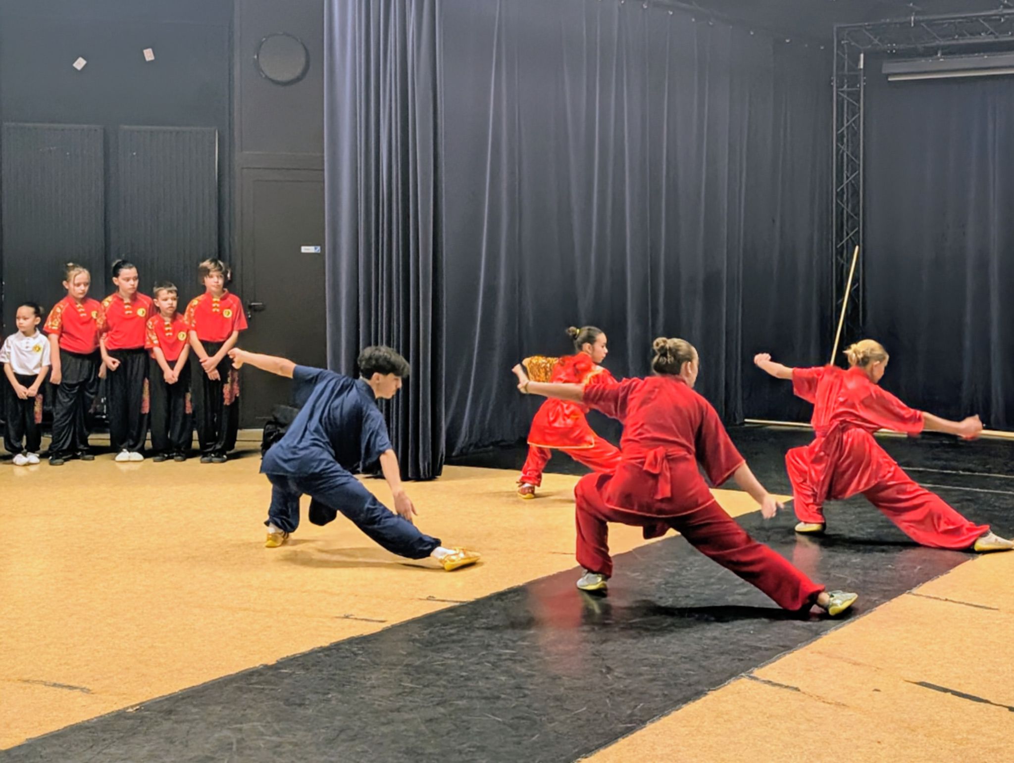 Le samedi 29 novembre, l’équipe démonstration d’AMC Wushu a eu le plaisir de se produire lors d’un événement solidaire organisé en partenariat avec l’Association Valérie 54, au profit de la lutte contre le cancer.