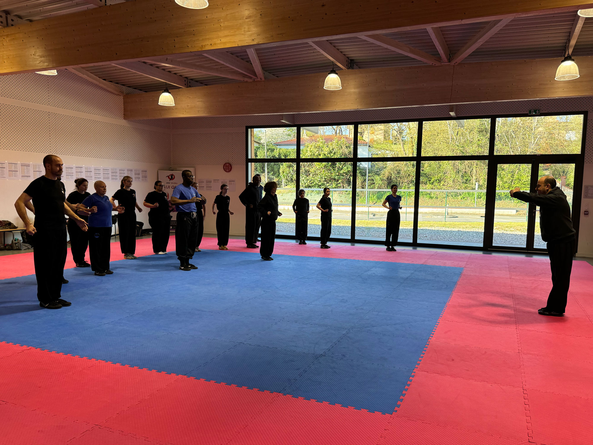 Retour sur le stage de Kung-Fu organisé à Saint-Sauveur les 28 et 29 mars 2026 autour du Bing Dao et du Gong Fang, en partenariat avec KFAT.